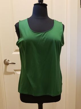 Everyday Scoop Neck Green Tank Top